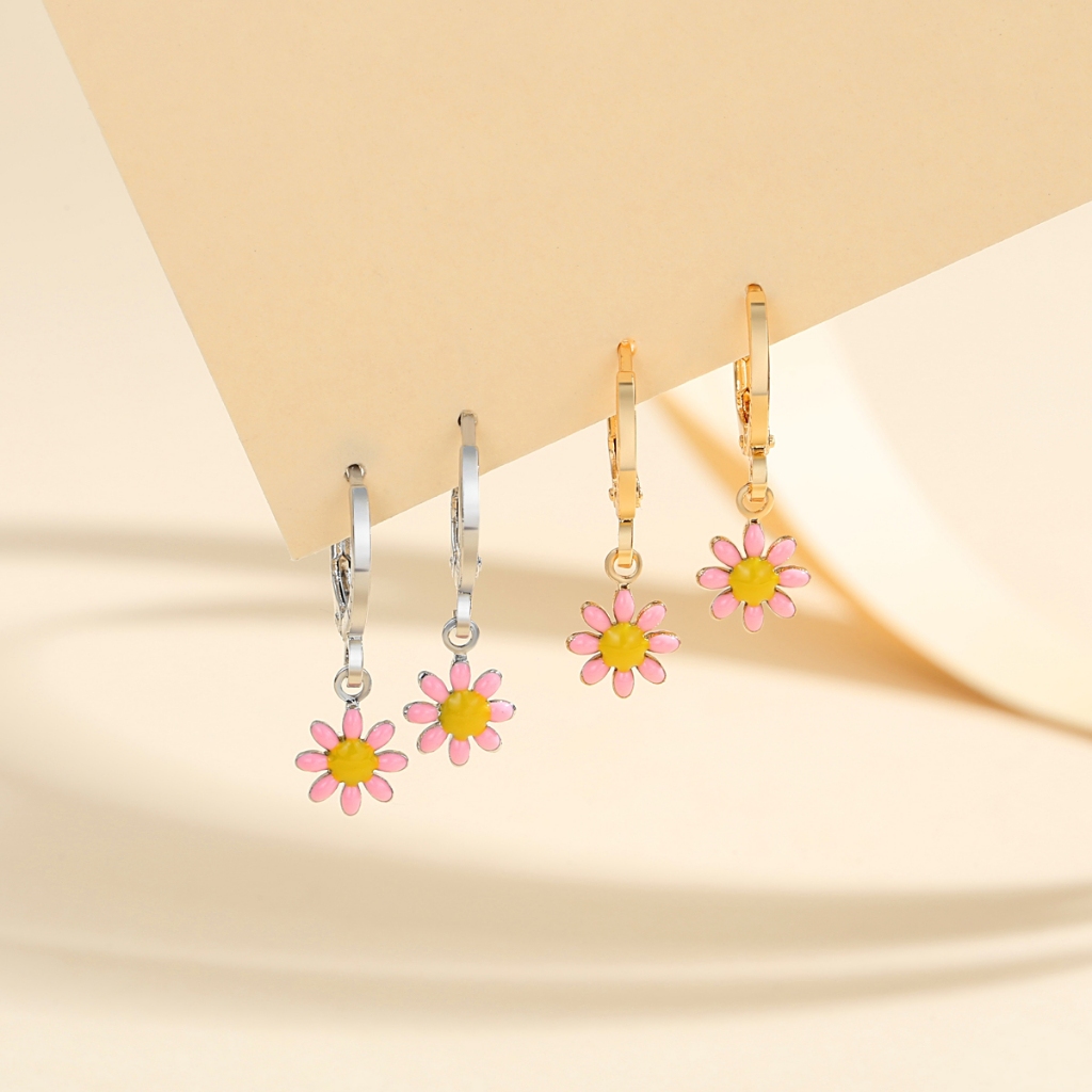 Lanme Jewelry Anting Titanium Anti Karat Daisy Kecil Bunga Wanita Fashion Korea Earrings Lapis Emas 