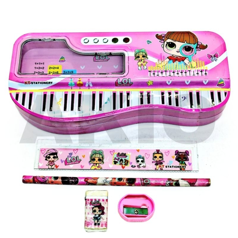 

Tempat Pensil Anak Set Alat Tulis BESAR 2 Susun Karakter LOL SURPRISE! Kaleng Besi Murah KT6612