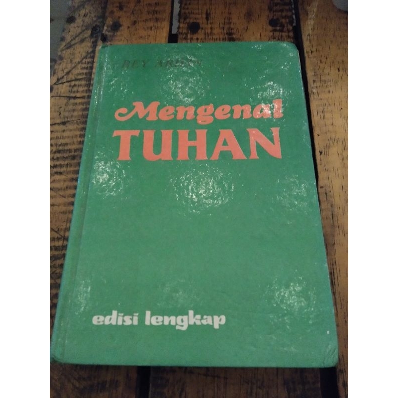 mengenal Tuhan Bey Arifin