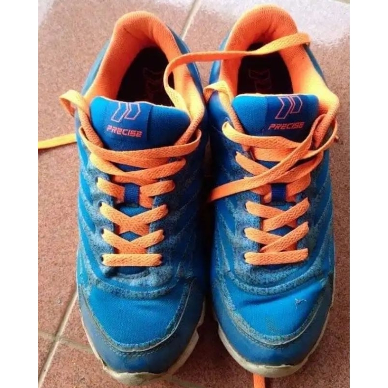 Sepatu Precise