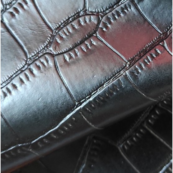 kulit sapi motif buaya perut