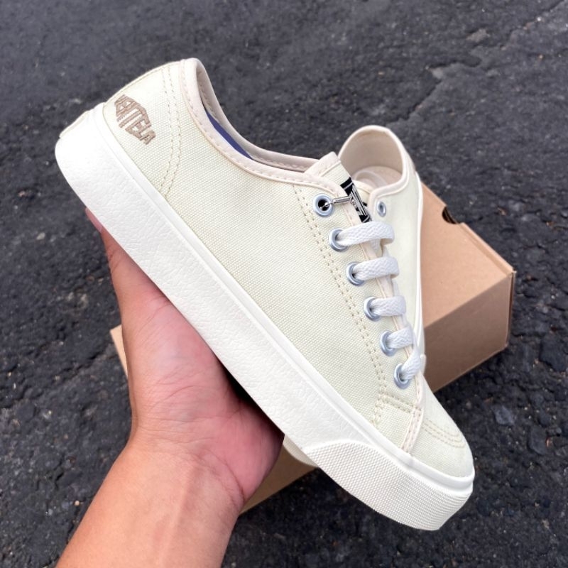 Sepatu Ventela Alpha Cream Original