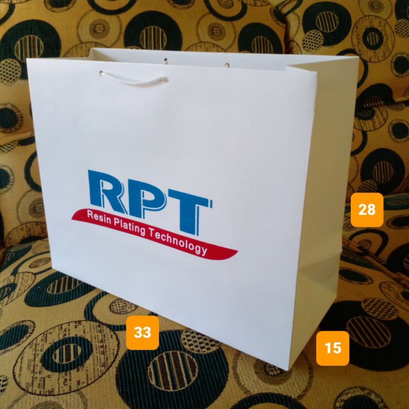 

Paperbag Putih Glossy Ukuran 33 x 15 x 28