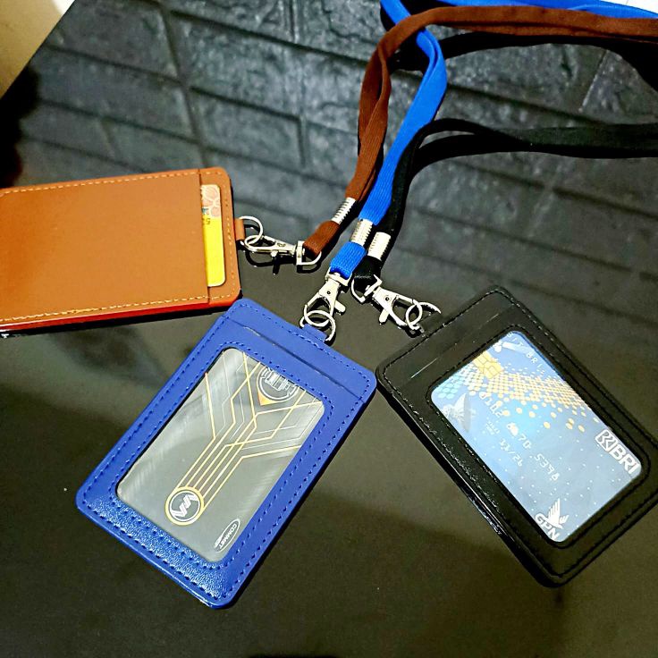 

Diskon GANTUNGAN ID CARD TALI NYLON BAHAN KULIT SINTETIS COMBO NAME TAG