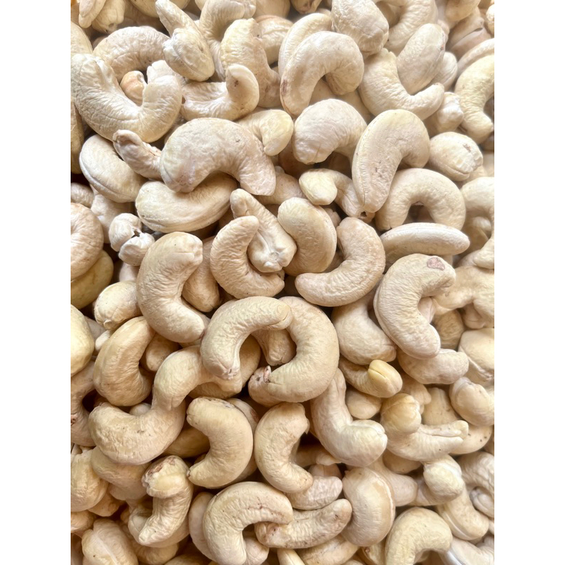 

KACANG METE MENTAH KERING UTUH 1KG