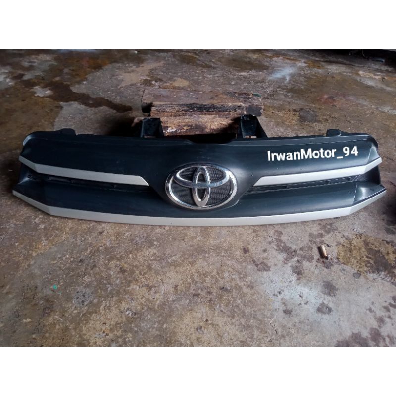 Grill depan Innova Reborn Tipe G  2016