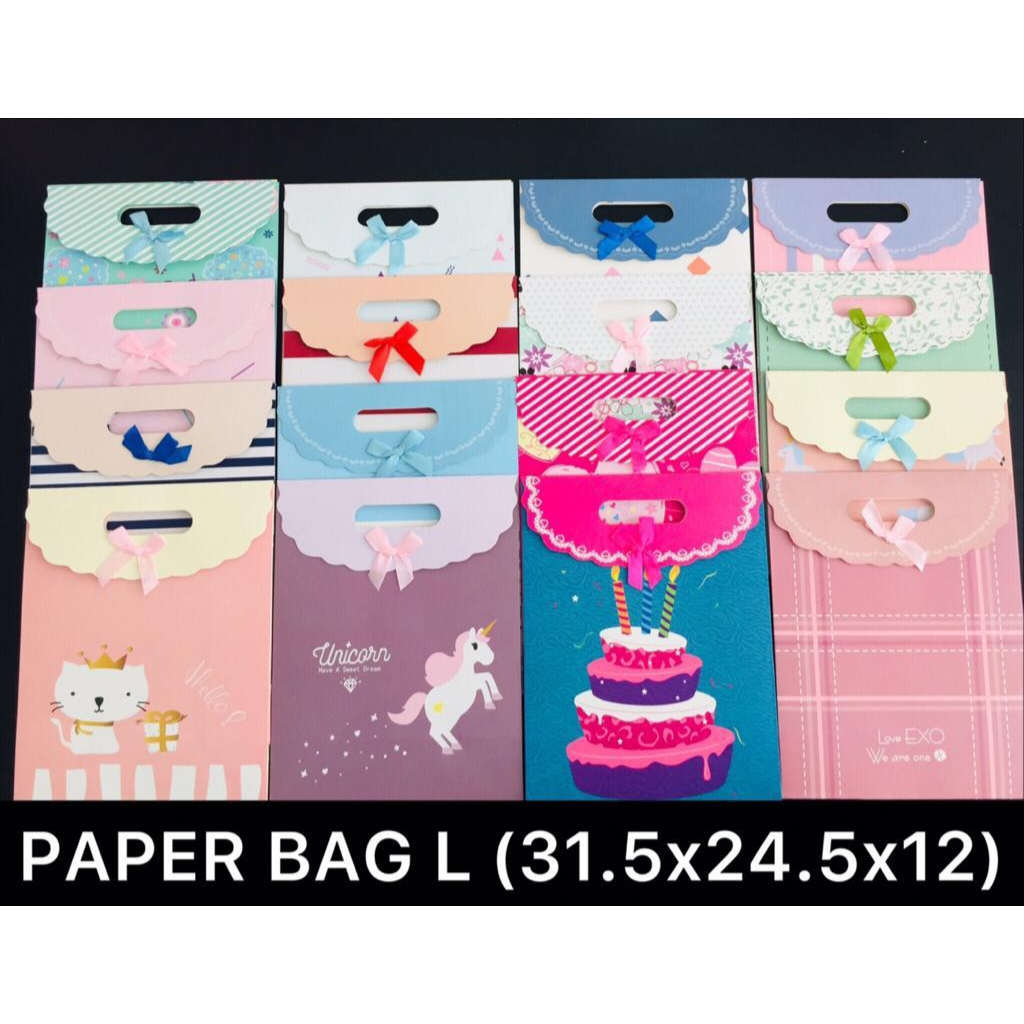 

AS888 - Paper Bag Motif/ Tas Kertas Kado/ Tas Ulang Tahun FG Uk. L (19,5 x 8,5 x 27 cm)