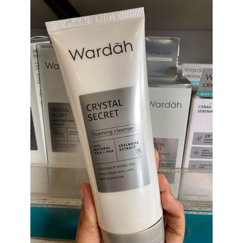 Wardah Crystal secret foaming