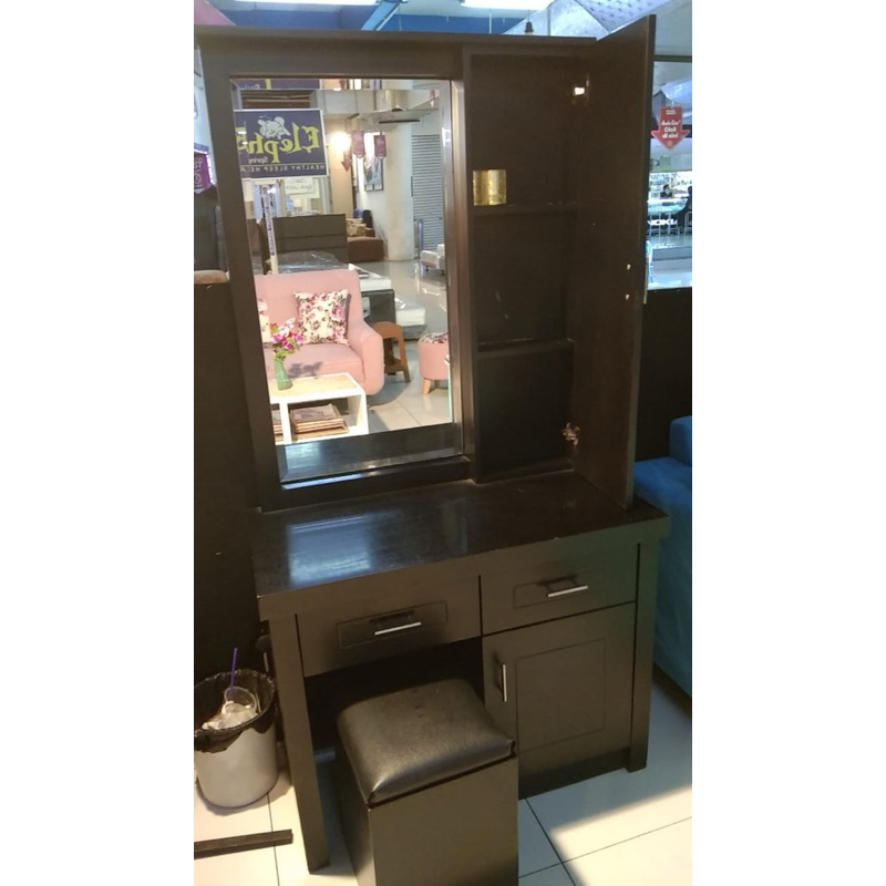 Meja Rias (Preloved) Kondisi 95% jual rugi