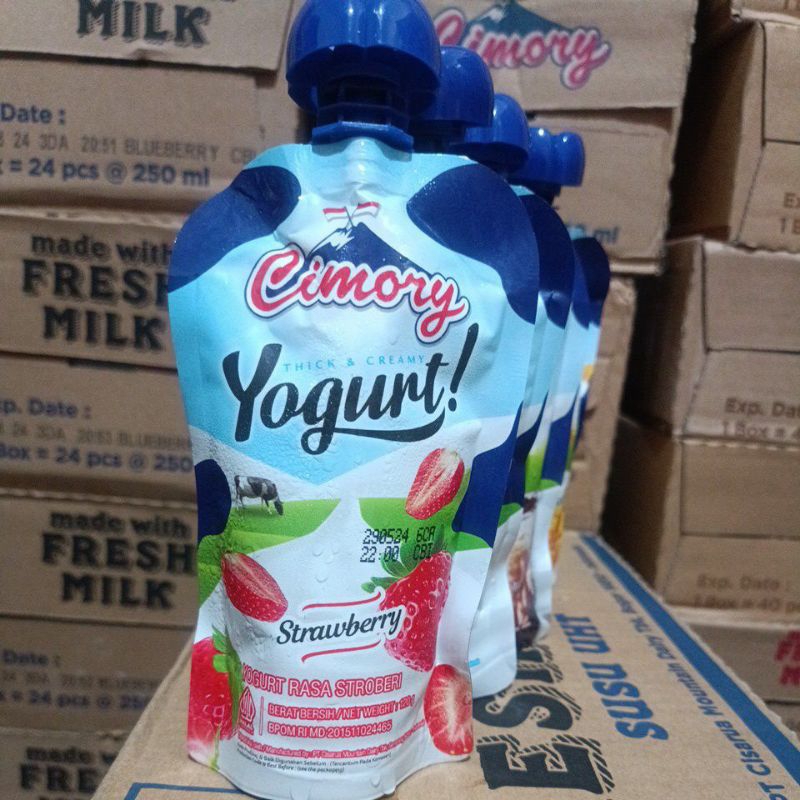 

Cimory yogurt squeeze rasa strawberry 120gr bisa expedisi