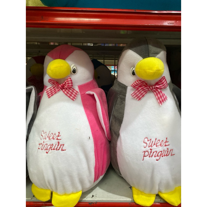 boneka pinguin besar