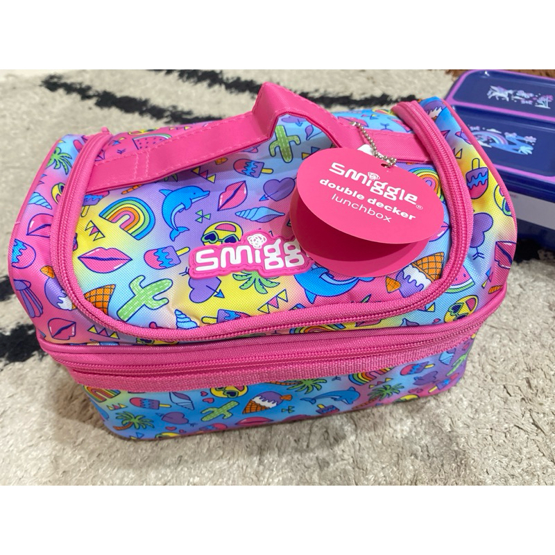 (LV) TAS LUNCHBOX DOUBLE DECKER SMIGGLE ,TAS LUNCHBOX SMIGGLE MOTIF BEACH PINK ,LUNCHBAG SMIGGLE BEA