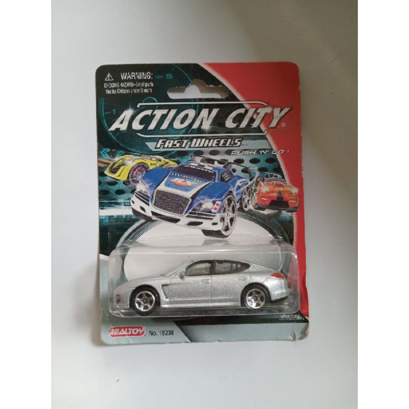 Realtoy Porsche panamera turbo action city