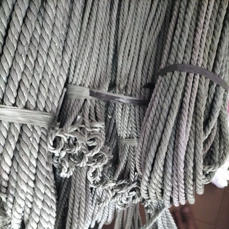 Tali tuntun kambing/tali tuntun sapi/tali pakan/tali serbaguna