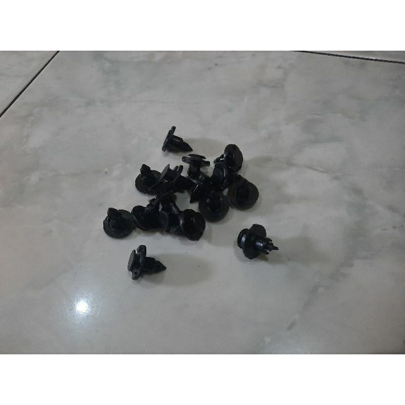 clip / kancing / klip bumper / liner fender mobil calya sigra agya ayla