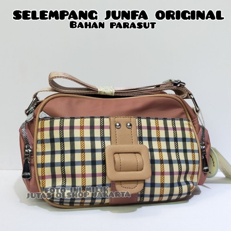 TAS SELEMPANG JUNFA 2505-113 BAHAN PARASUT