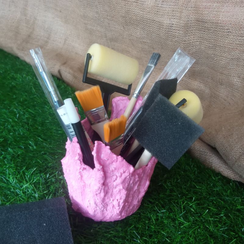 

Holder Tempat Pensil Pena Dari Paduan Bahan Daur Ulang dan Semen Putih