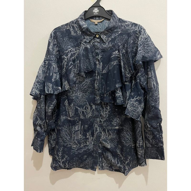 Preloved Benang Jarum x Mmehuillet - El mar minorca Shirt With Ruffle Navy Size XL.  FREE NEW El Mar