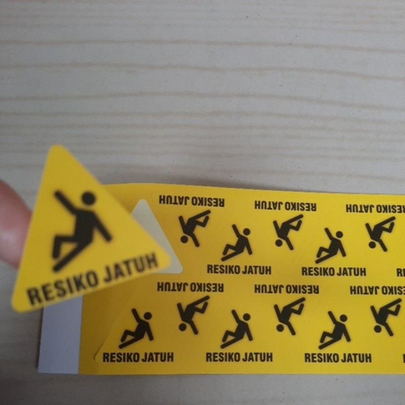 

stiker label resiko jatuh segitiga cutting
