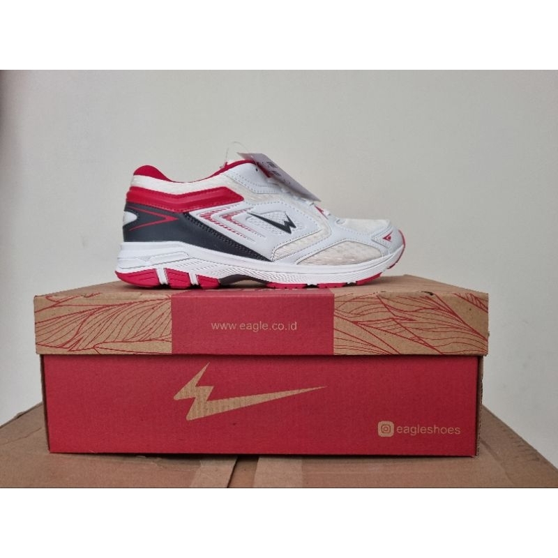 sepatu lari merek Eagle "Run Rider"
