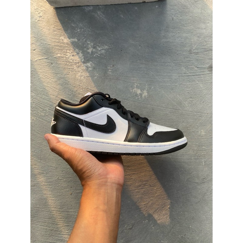 Jordan 1 low black white panda