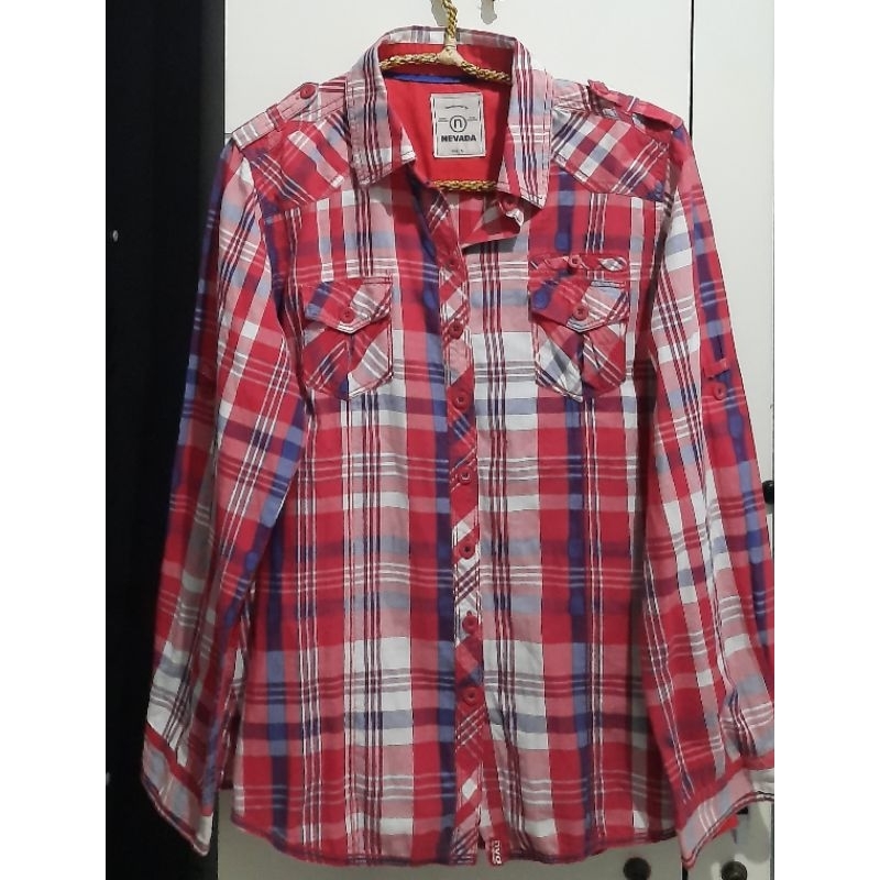 Preloved - Kemeja kotak wanita merk Nevada