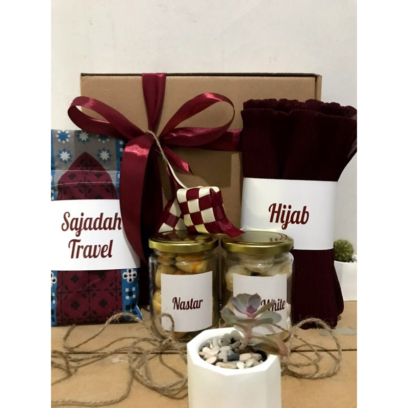 

HAMPERS RAYA 1