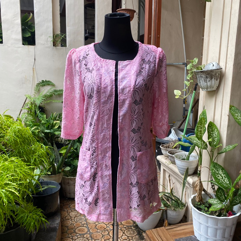 Outer | Pink, bahan brokat Tanpa Kancing