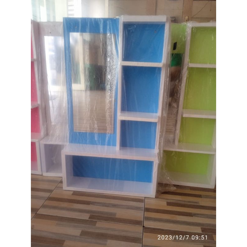 Meja Rias Gantung/Tolet