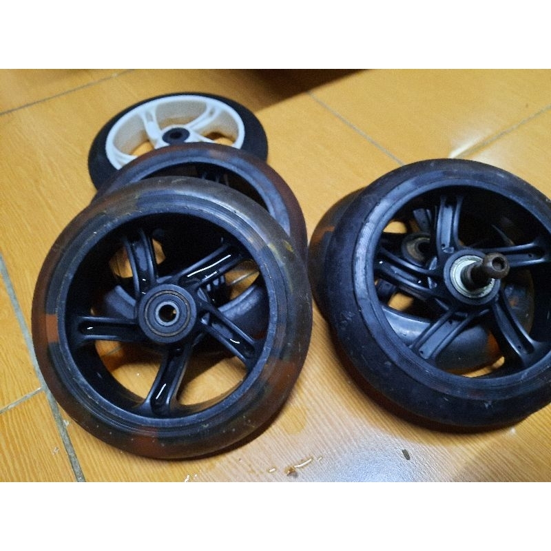 Roda depan ban depan skuter injak original copotan
