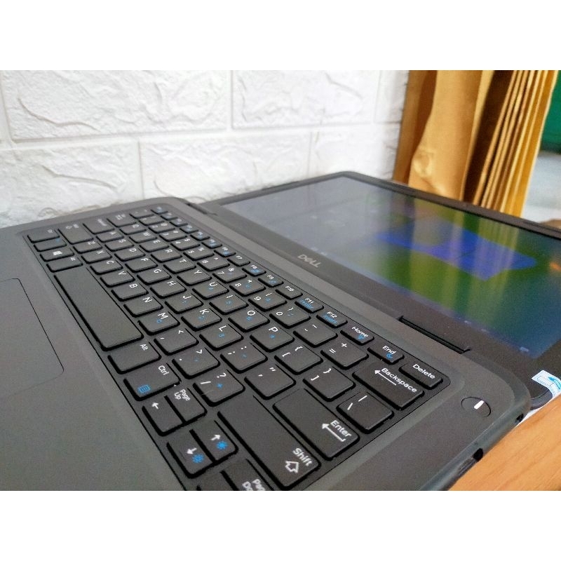 Laptop dell 3300 i3