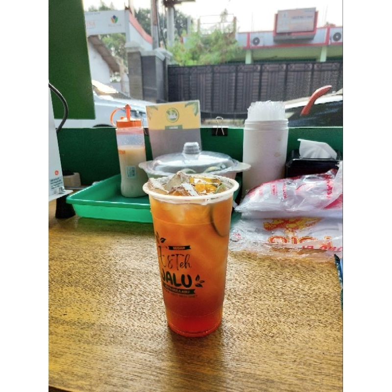 

Es teh jalu kampul (jeruk peras)