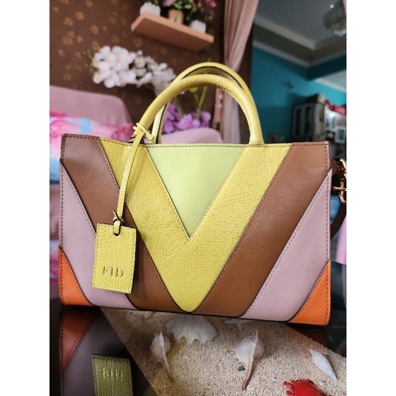 ROUNN BAG GIGI PRELOVED (Kondisi terbaru habis di SPA )