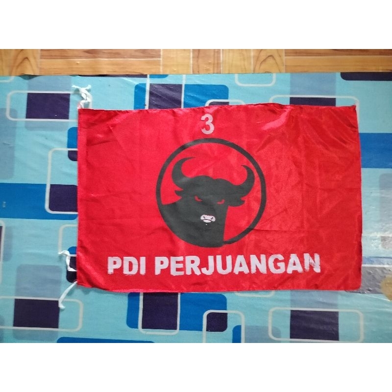 bendera parti PDI PERJUANGAN