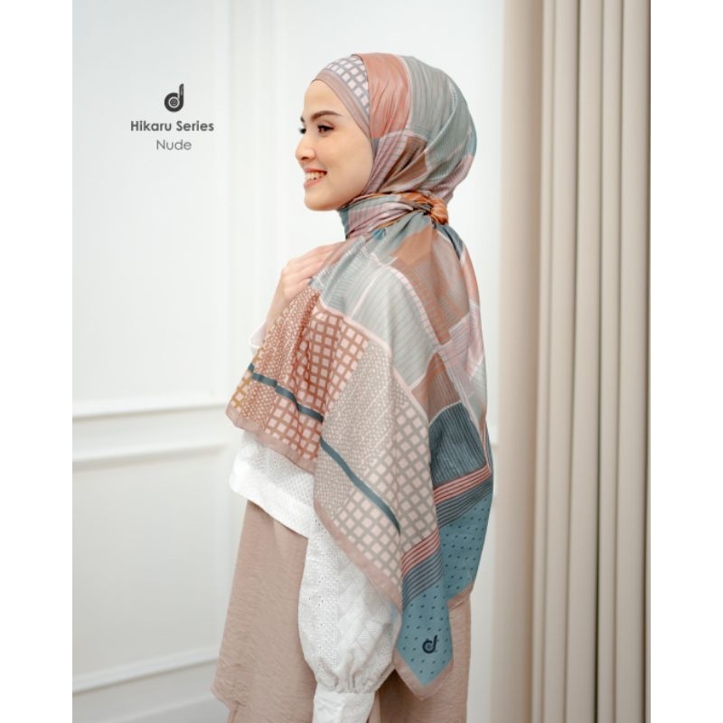 Hijab Motif Segi Empat Deenay Hikaru Series