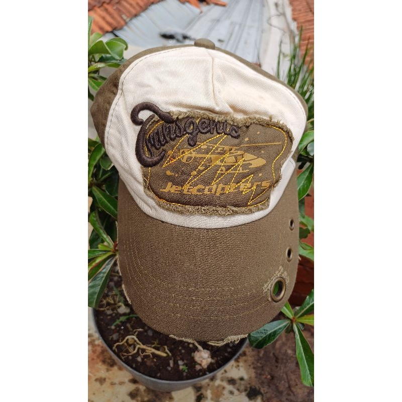 Topi Ripped Vintage Second