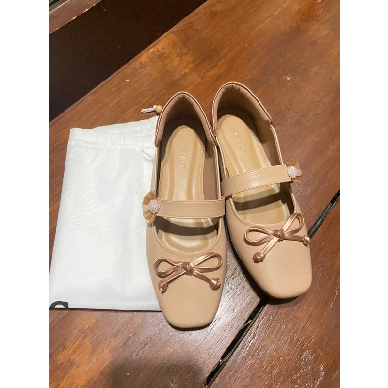 PVRA Flat Shoes - Ara Rose