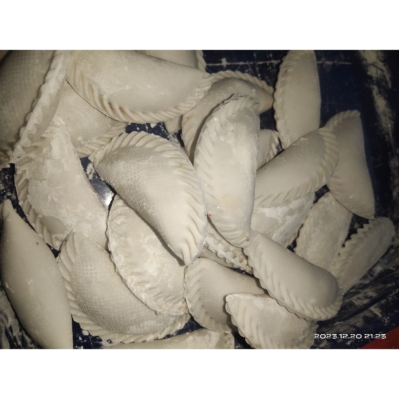 

cireng isi suwiran ayam