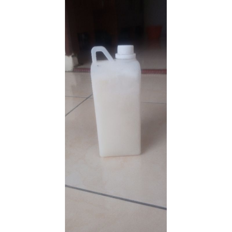 

SUSU KAMBING ETAWA 1LITER