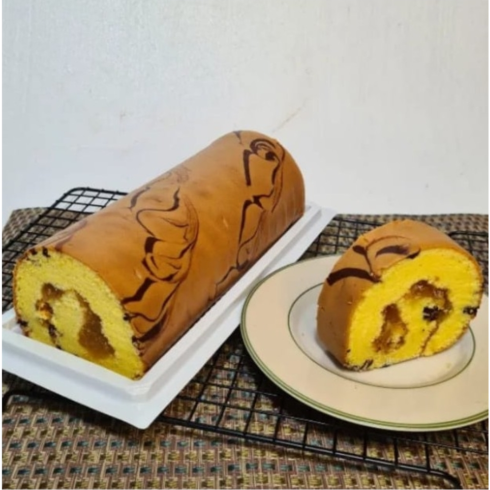 

Roll cake / Strawberry / Blueberry