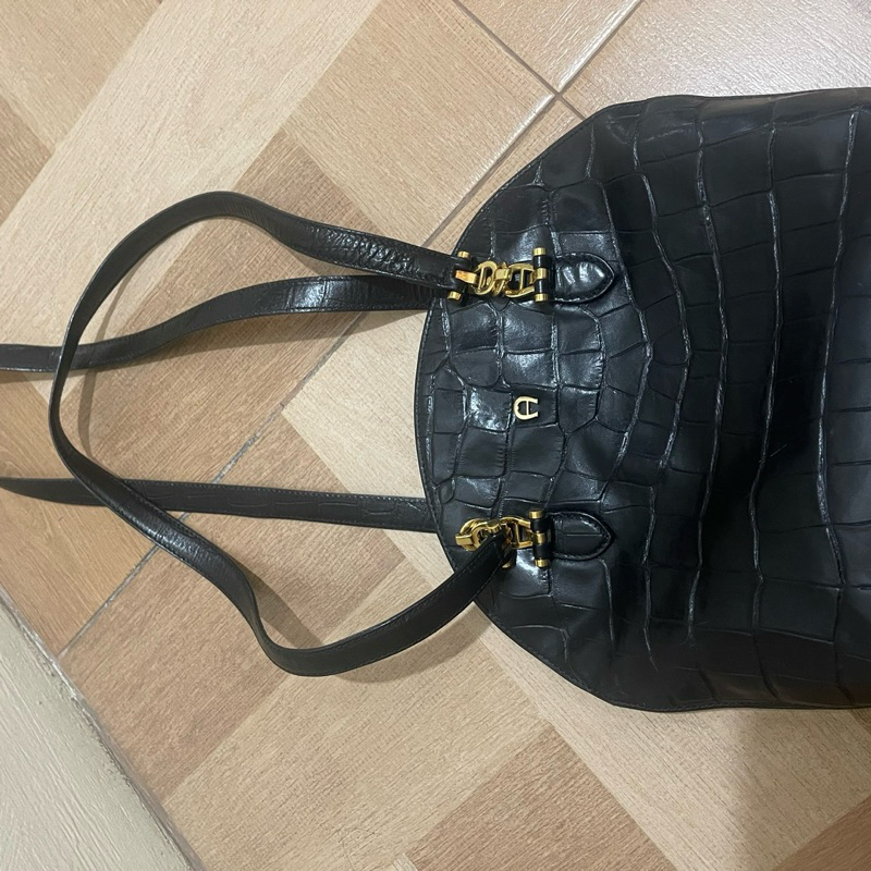 TAS AIGNER WANITA HITAM