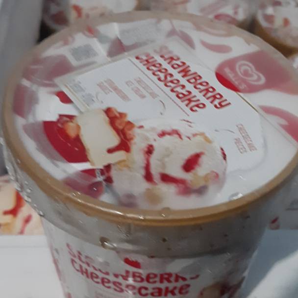 

BEST SELLER Ice Cream Walls Rasa Strawberry Cheese cake 41ml