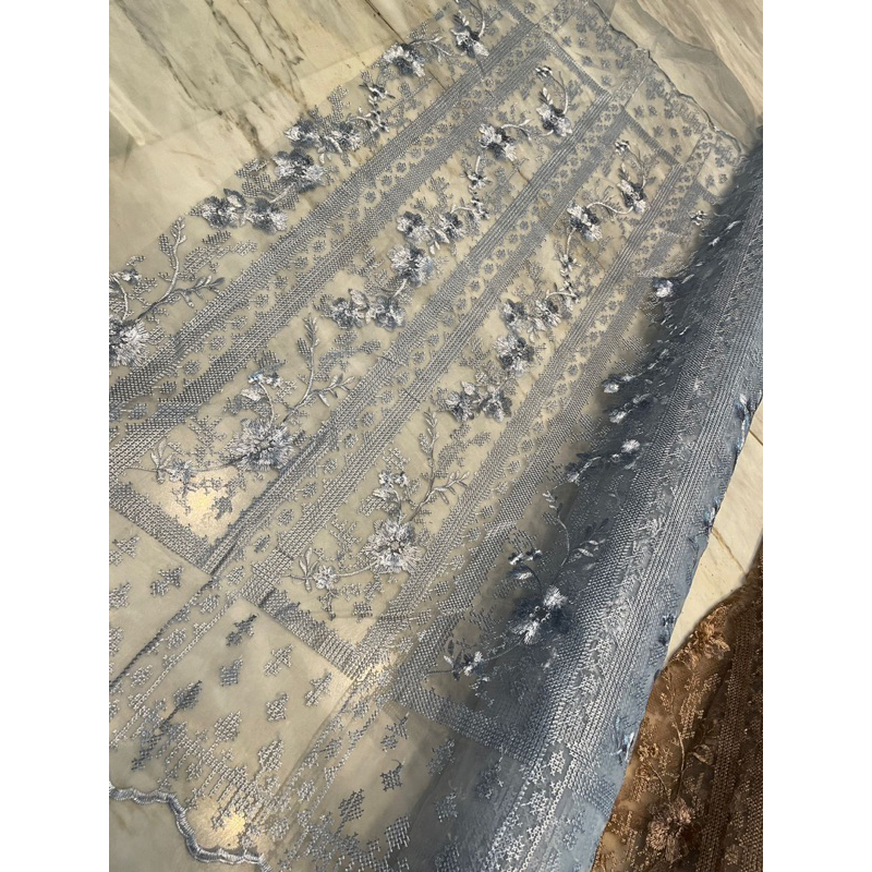 Bahan Organza Bordir Bunga Saphire Mewah Elegant Kain Kaca Motif Warna Blue Denim Biru Jeans