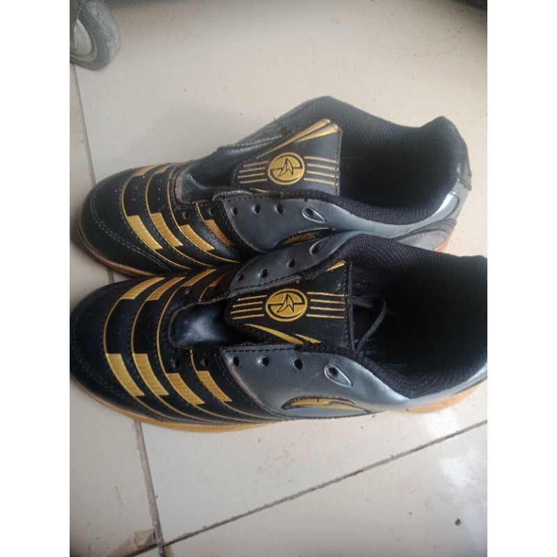 Sepatu Futsal Nobleman