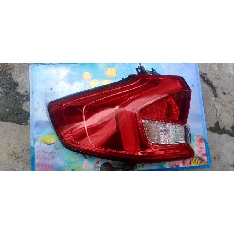 Stoplamp Mobil Suzuki Ertiga XL7