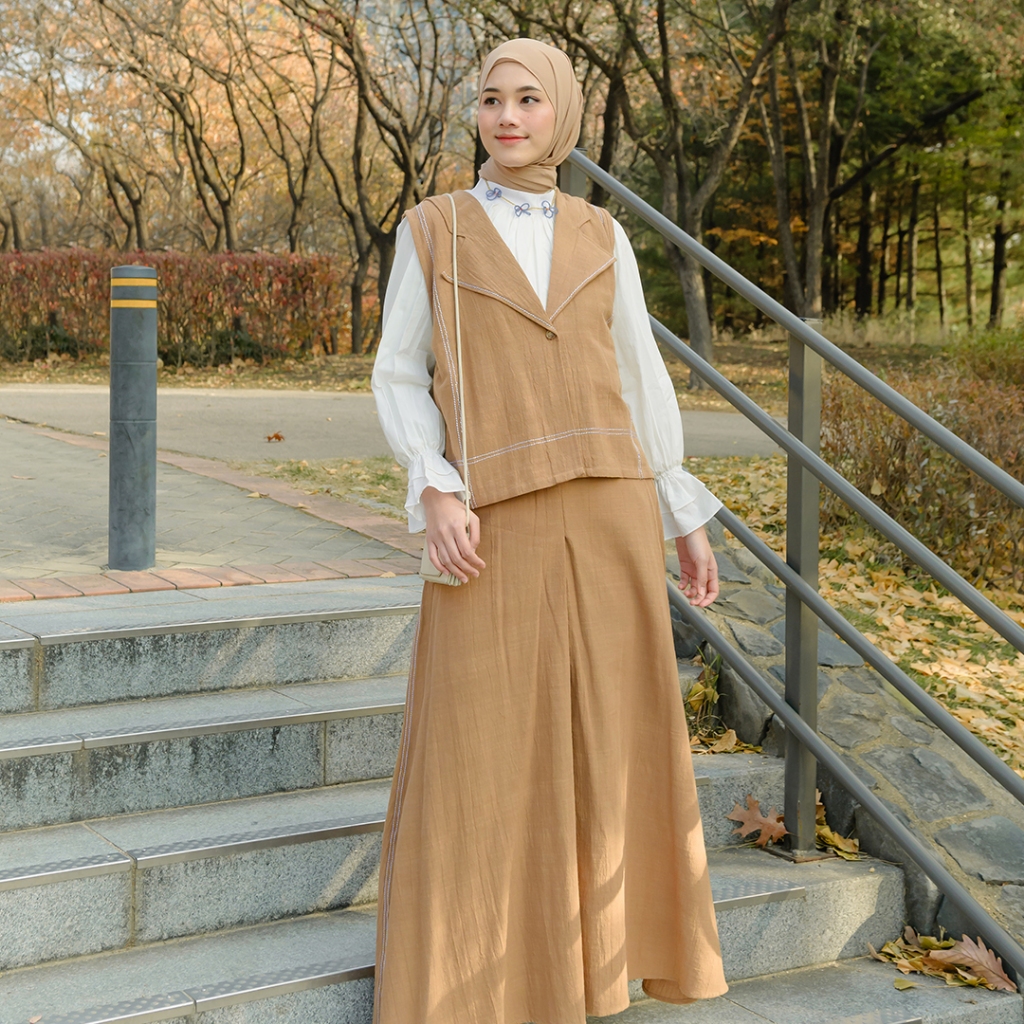Lozy Hijab - Haffa Set (One Set Linen Vest dan Rok)