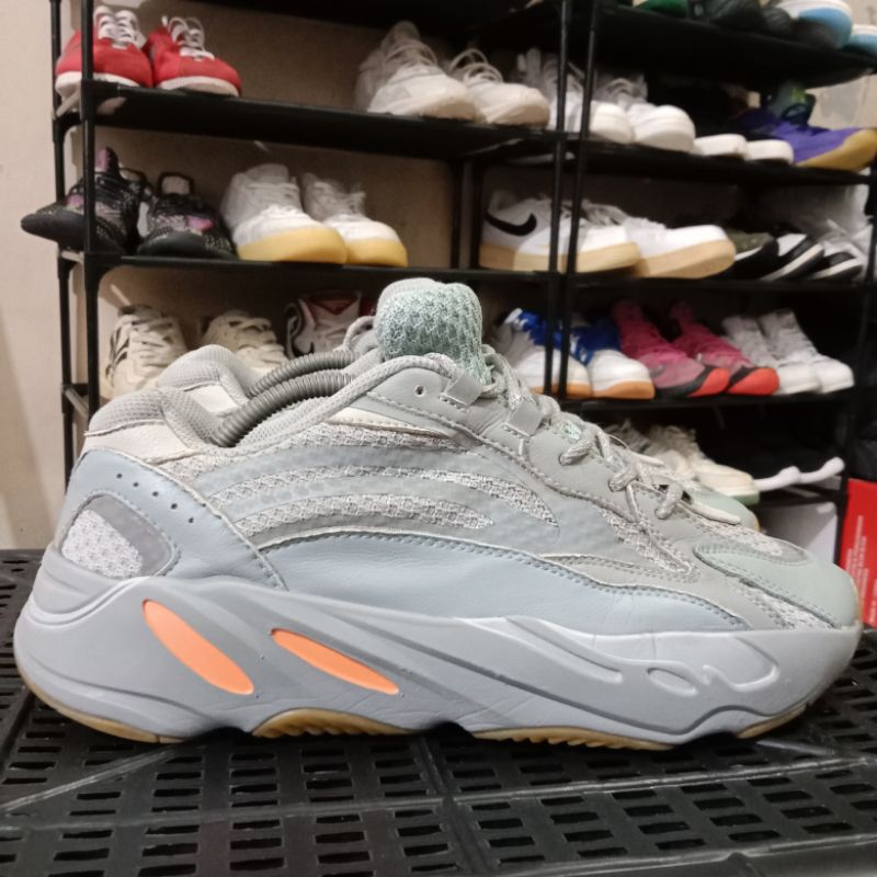 Sepatu second Adidas Yeezy 700 v2 Inertia size 43-44½