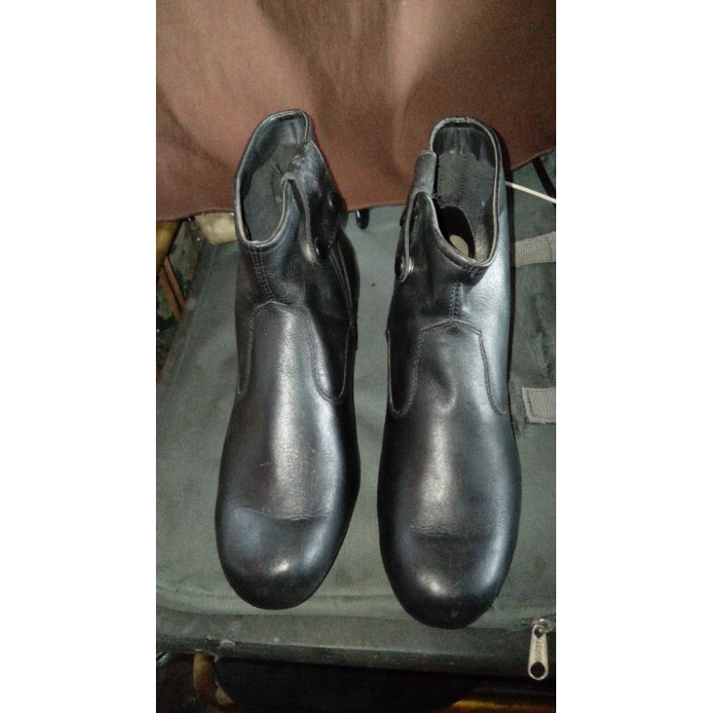 Sepatu second wanita boots heels