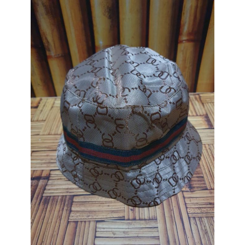 TOPI BUCKET GUCCI