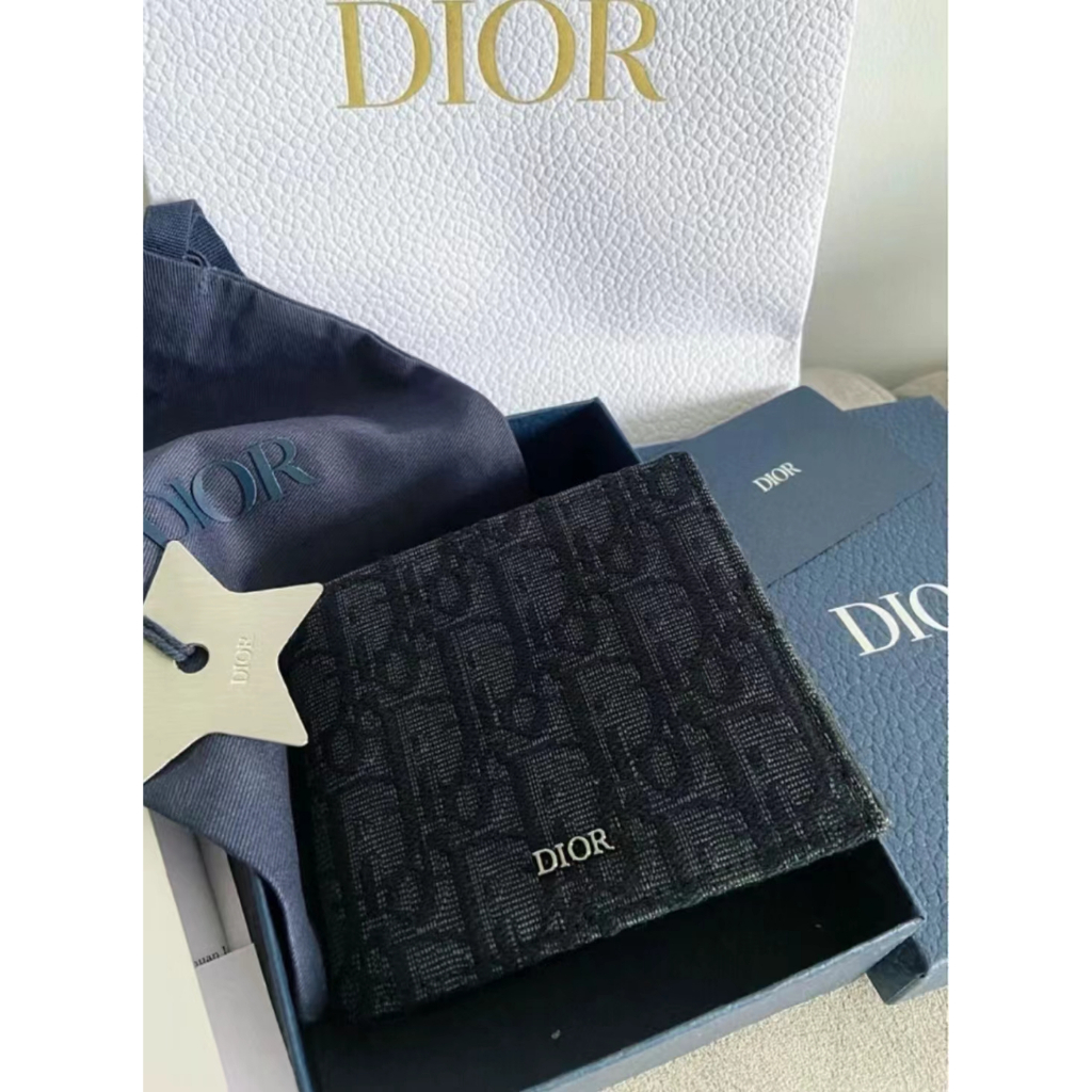 Dior Essentials wallet